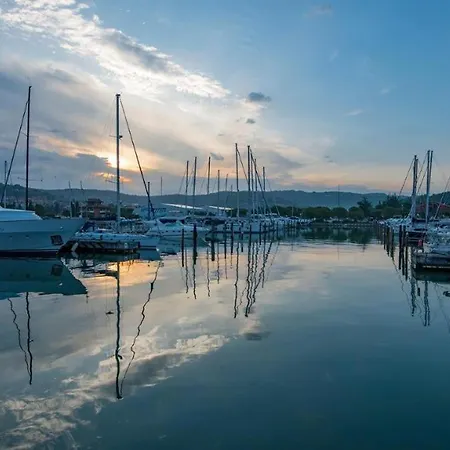 Floating House Hurrea Ferienhaus Portorož