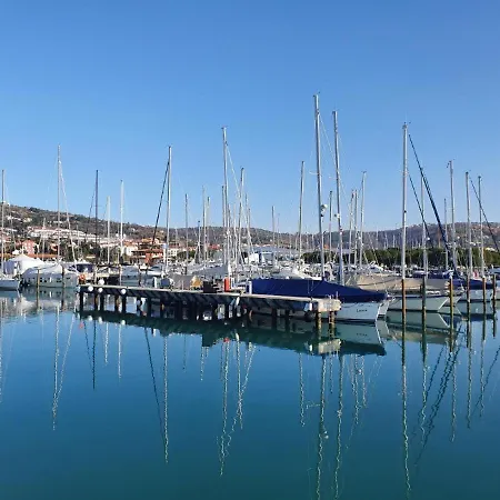 Floating House Hurrea Σπίτι διακοπών *