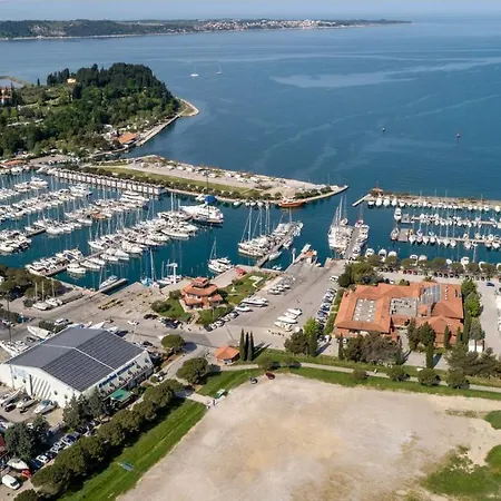 Floating House Hurrea * Portorož