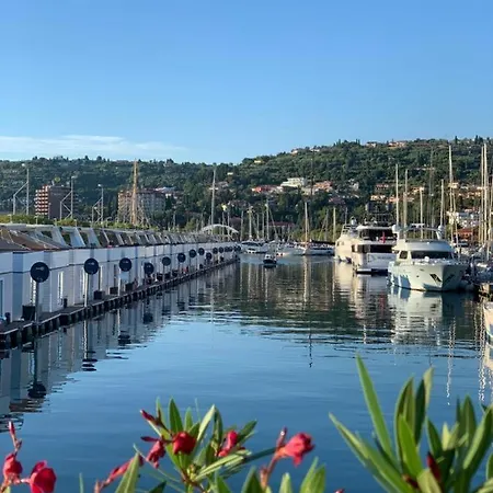 Floating House Hurrea * Portorož