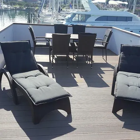 Ferienhaus Floating House Hurrea Portorož