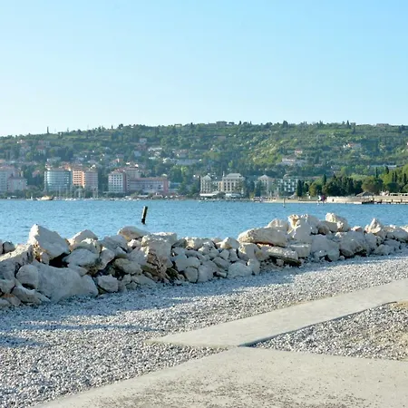 Floating House Hurrea Ferienhaus Portorož