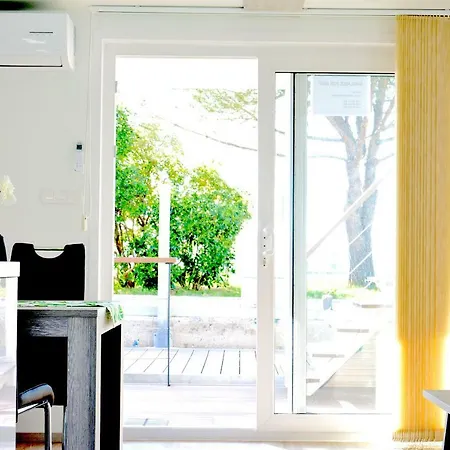 Floating House Hurrea Ferienhaus